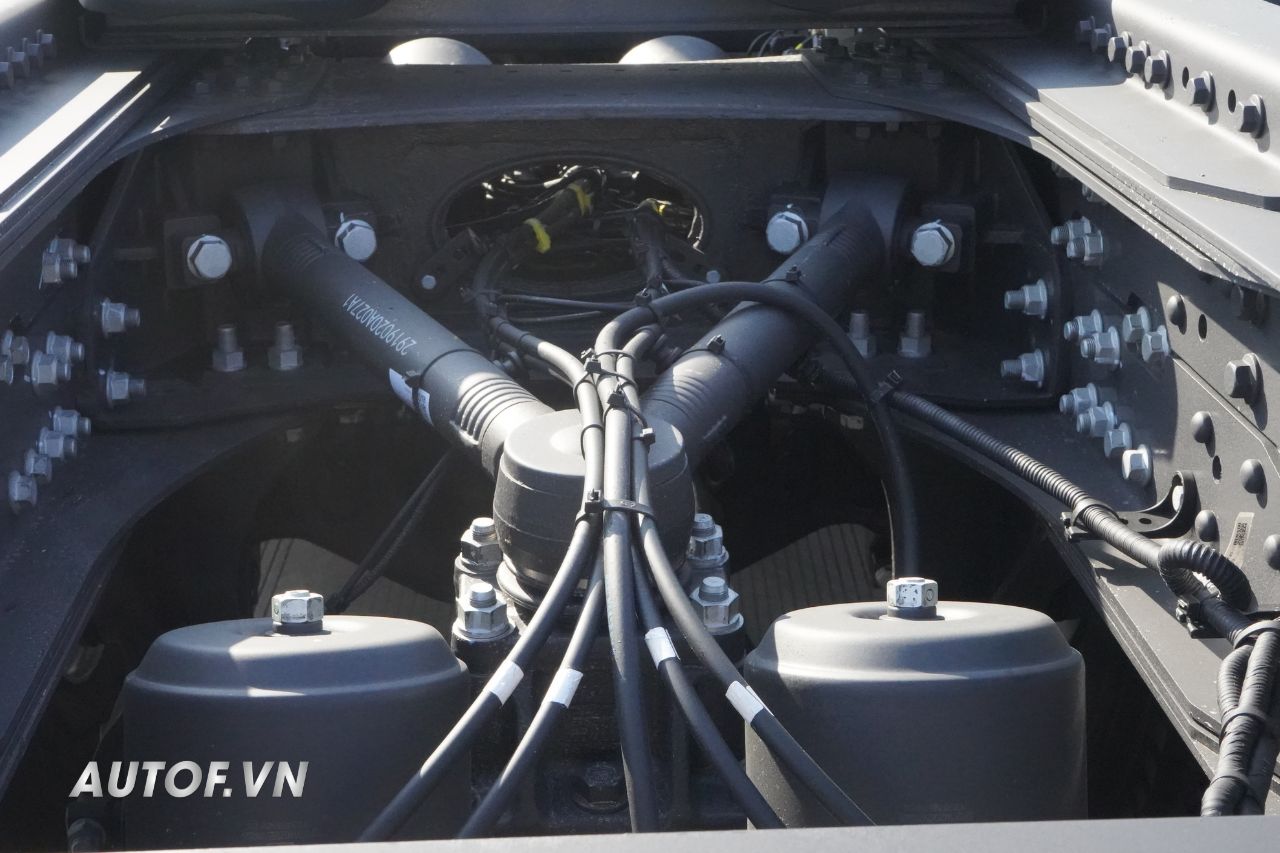 Đầu kéo Chenglong 470Hp cabin H7 Pro - Cầu Dầu